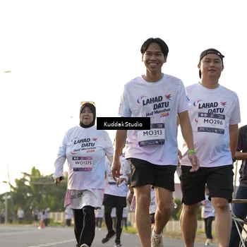 Runner Photo 7683435