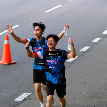 Runner Photo 7683472