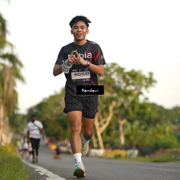 Runner Photo 7683491