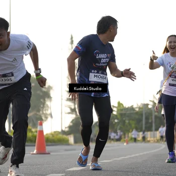 Runner Photo 7683494
