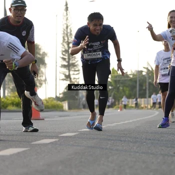 Runner Photo 7683504