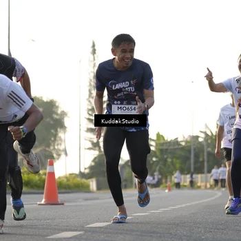 Runner Photo 7683505