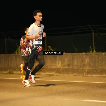Runner Photo 7683588