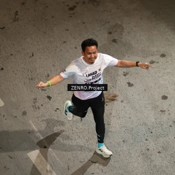 Runner Photo 7683604