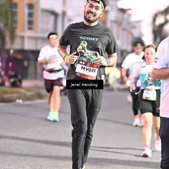 Runner Photo 7683621
