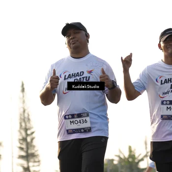 Runner Photo 7683625