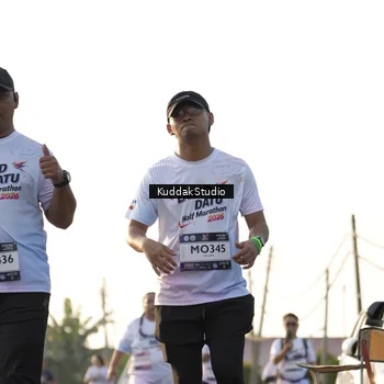 Runner Photo 7683631