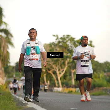 Runner Photo 7683678