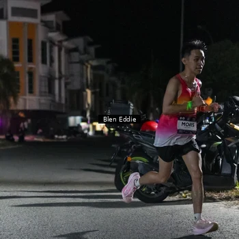 Runner Photo 7683696