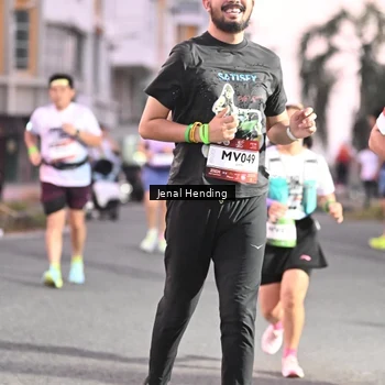 Runner Photo 7683711