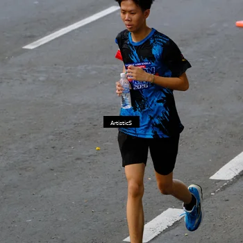 Runner Photo 7683755