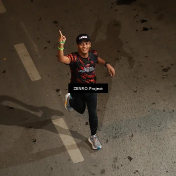 Runner Photo 7683758