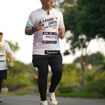 Runner Photo 7683783