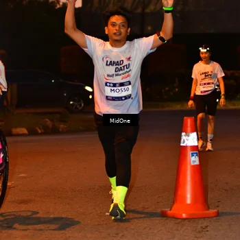 Runner Photo 7683794