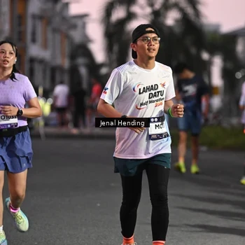 Runner Photo 7683815