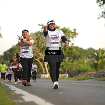 Runner Photo 7683828