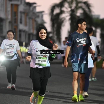 Runner Photo 7683834
