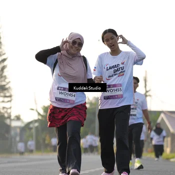 Runner Photo 7683838