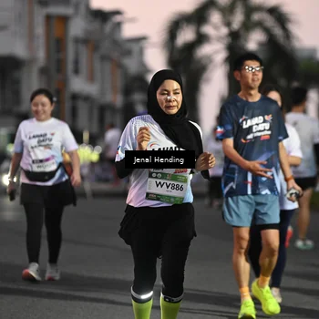 Runner Photo 7683878