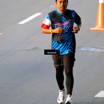 Runner Photo 7683892