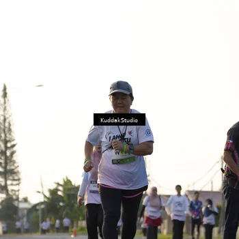 Runner Photo 7683893