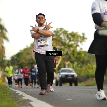 Runner Photo 7683901