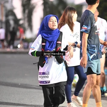 Runner Photo 7683931