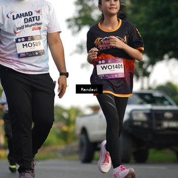 Runner Photo 7683953