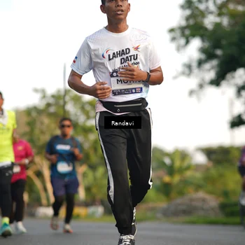 Runner Photo 7684017