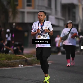 Runner Photo 7684055