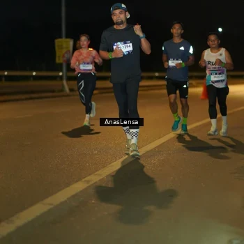 Runner Photo 7684192
