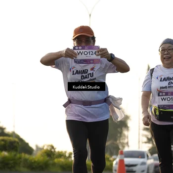 Runner Photo 7684340