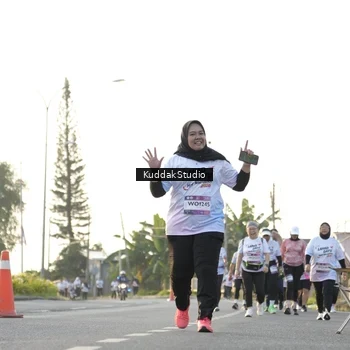Runner Photo 7684372