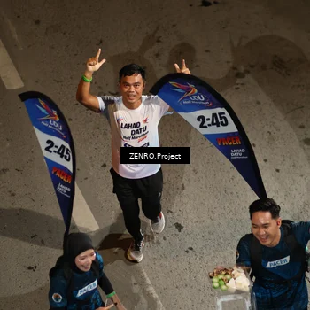 Runner Photo 7684564