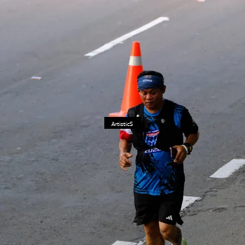 Runner Photo 7684609