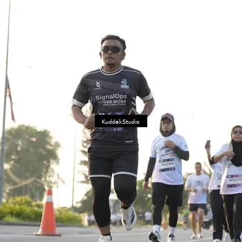 Runner Photo 7684640