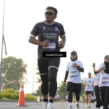 Runner Photo 7684641
