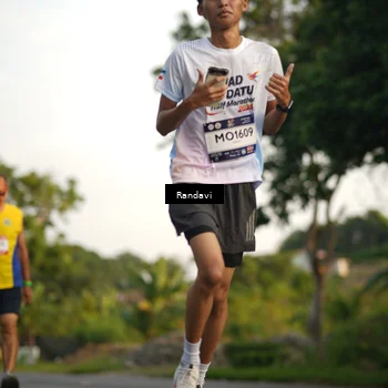 Runner Photo 7684831