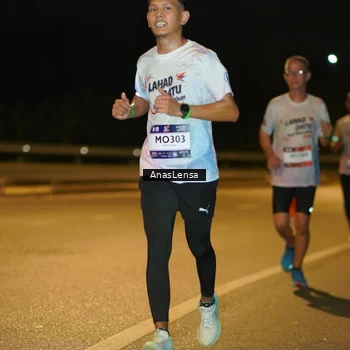 Runner Photo 7684942