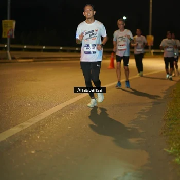 Runner Photo 7684953