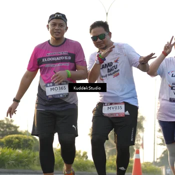 Runner Photo 7685017