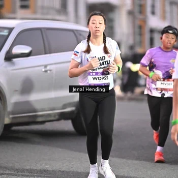 Runner Photo 7685038