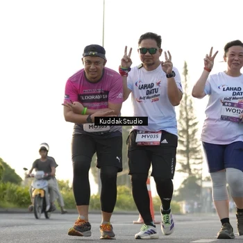 Runner Photo 7685040
