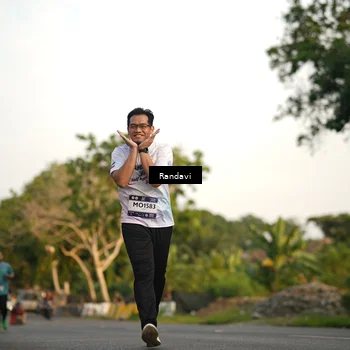 Runner Photo 7685042
