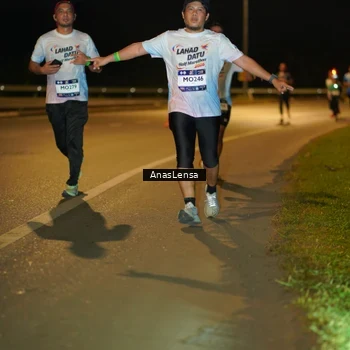 Runner Photo 7685044