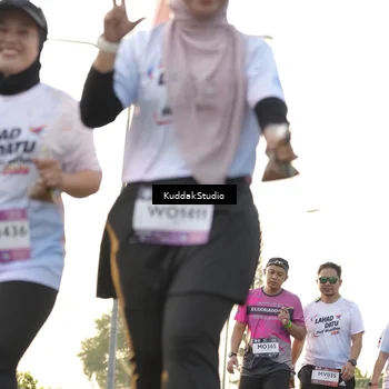 Runner Photo 7685060