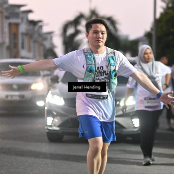 Runner Photo 7685064