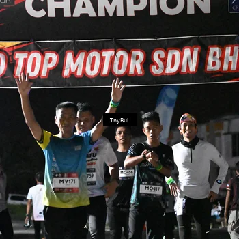 Runner Photo 7685066