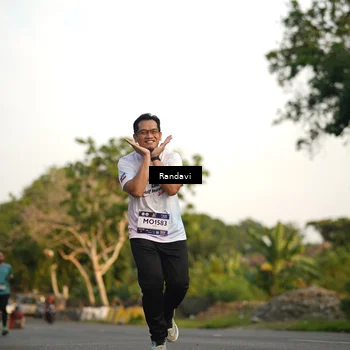 Runner Photo 7685070