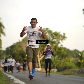 Runner Photo 7685124